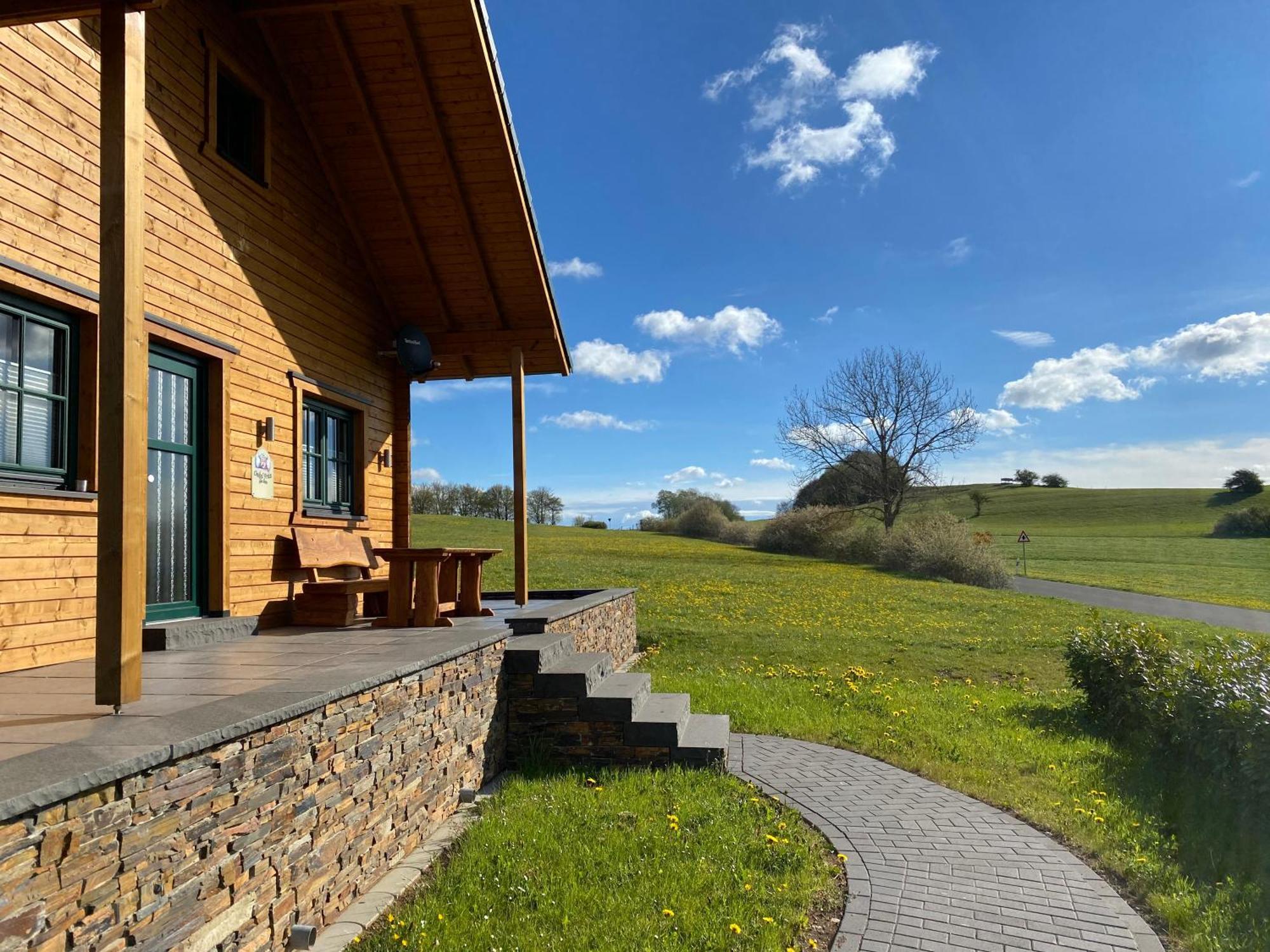 Holzhaus Onkel Fritz Mit Sauna Und Whirlwanne Esch  Exterior foto